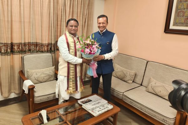 Jindal-steel-chairman-Naveen-Jindal-meets-Odisha-CM