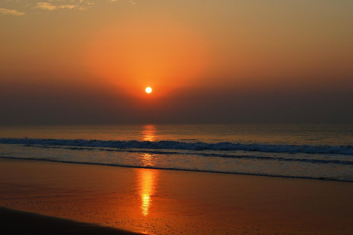 puri-sea-beach-top-tourist-places-odisha